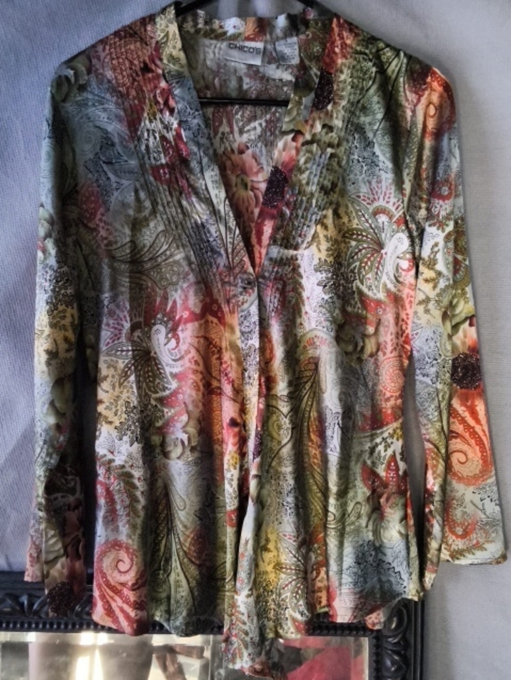 Chico’s Silky Paisley Floral Pleated Tunic Blouse Boho Artsy Long Sleeve Size __